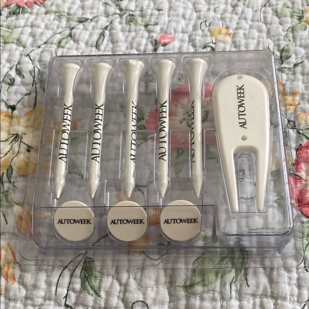 New‎ Autoweek Golf Tee and Marker Set in White